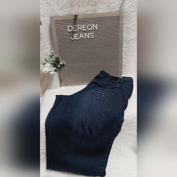 Darian Jean's Size: 11/12 - Picture 7 of 12